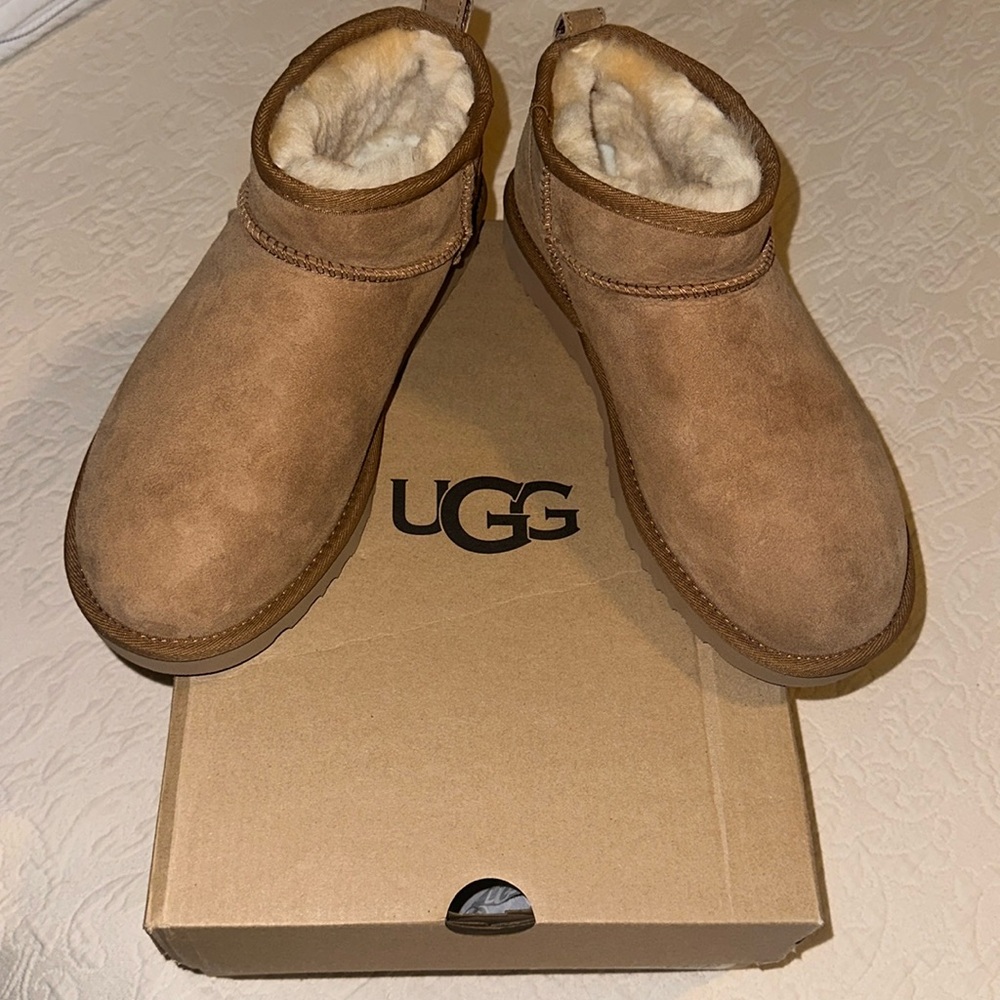 NEW IN BOX UGG classic ultra mini chestnut boot